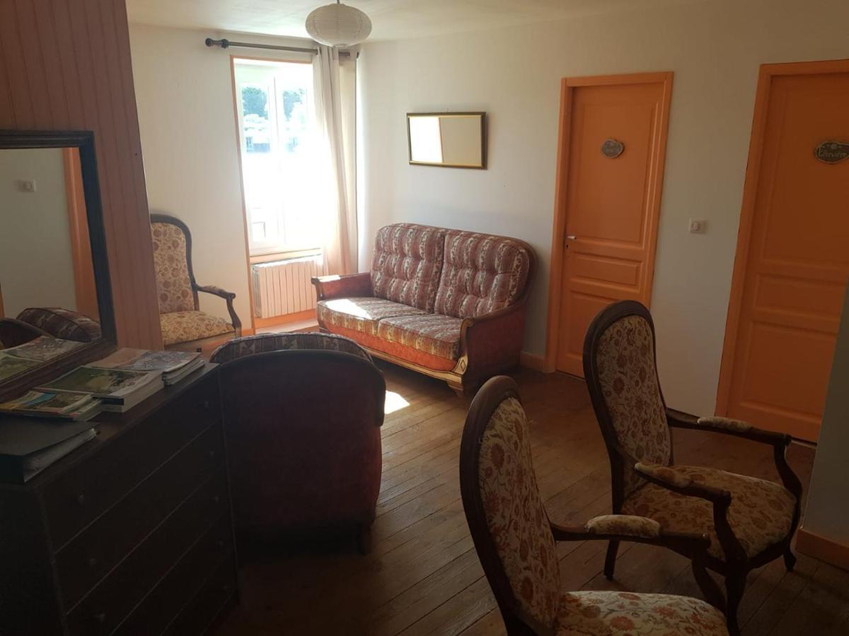 Maison D'Hotes "La Pierre Pointue" Saint-Leons Ngoại thất bức ảnh