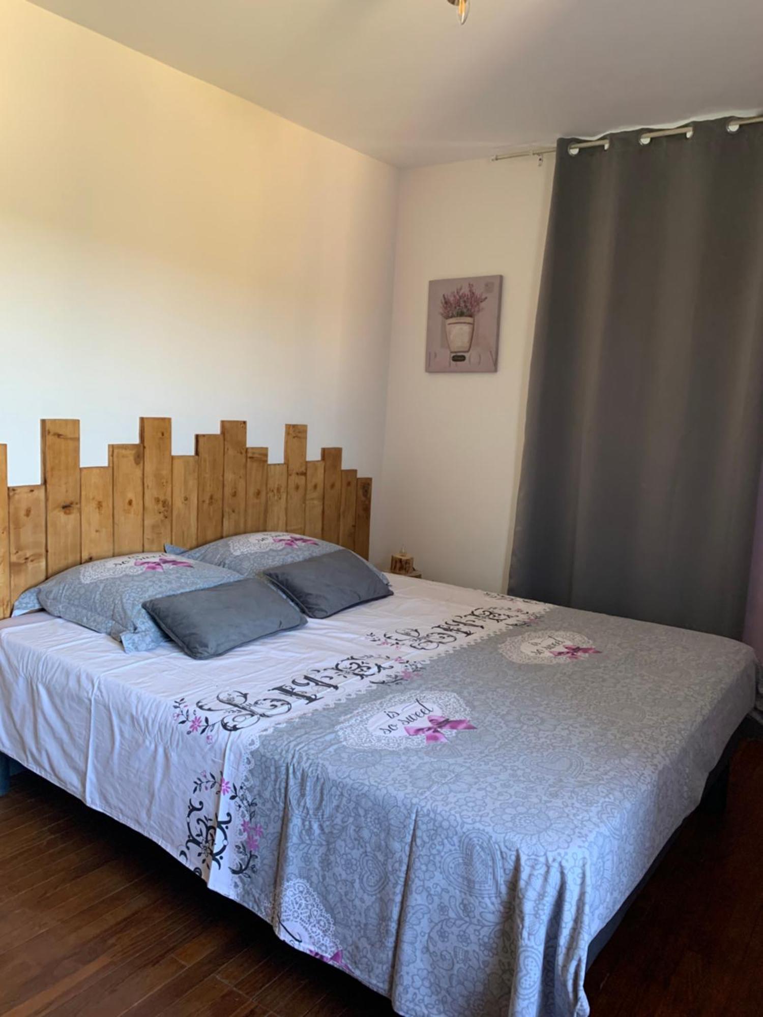 Maison D'Hotes "La Pierre Pointue" Saint-Leons Ngoại thất bức ảnh